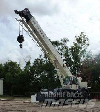 Terex RT670 Jeřáby pro těžký terén