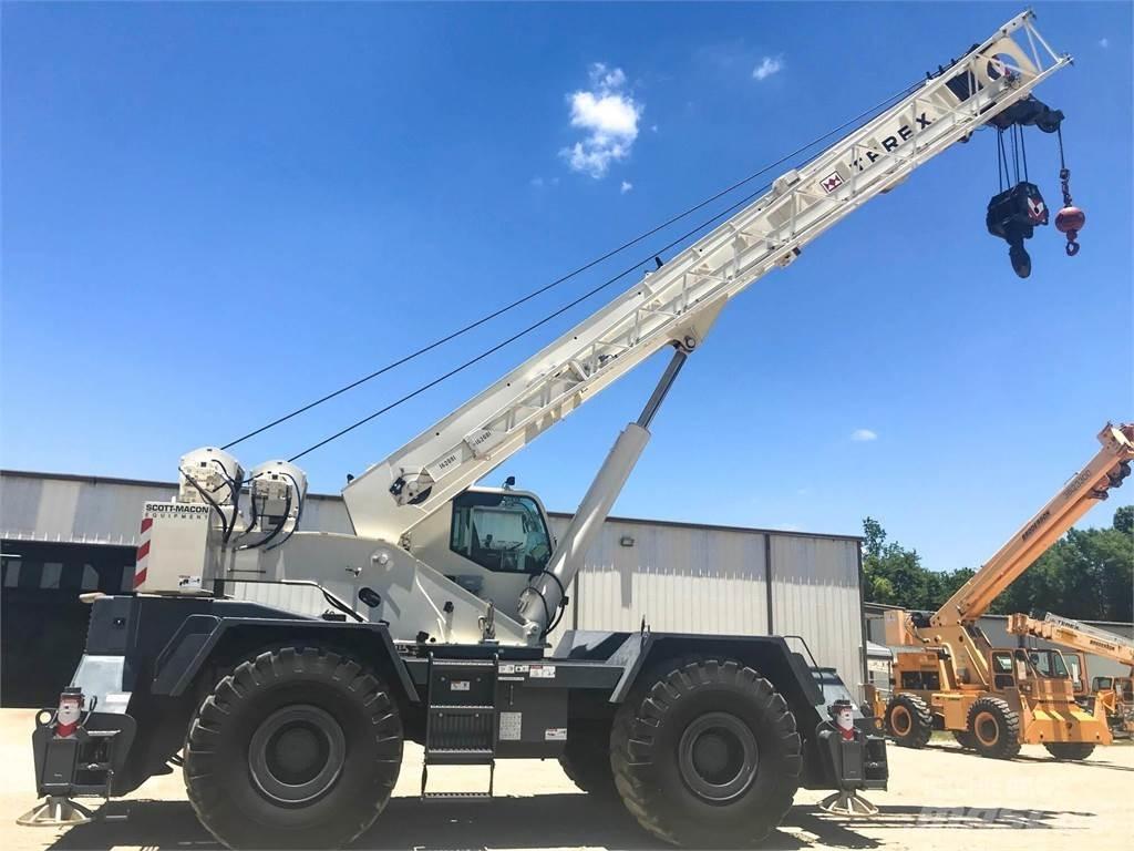 Terex RT670 Jeřáby pro těžký terén