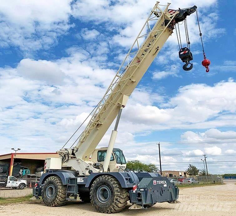 Terex RT670-1 Jeřáby pro těžký terén