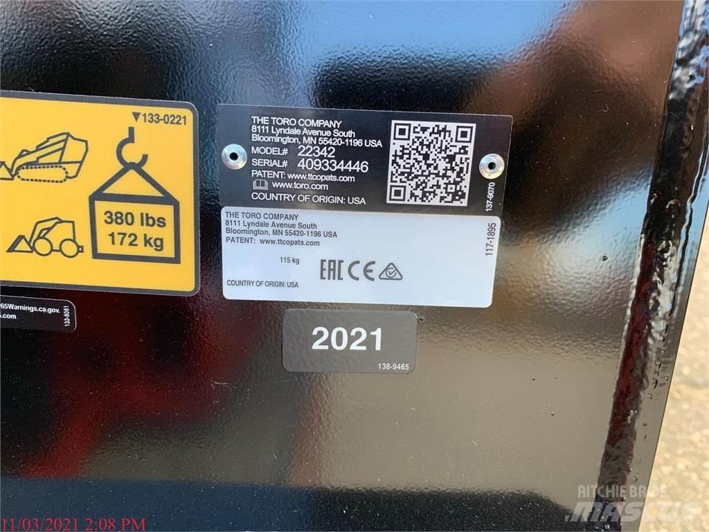 Toro DINGO TX1000W Smykem řízené nakladače