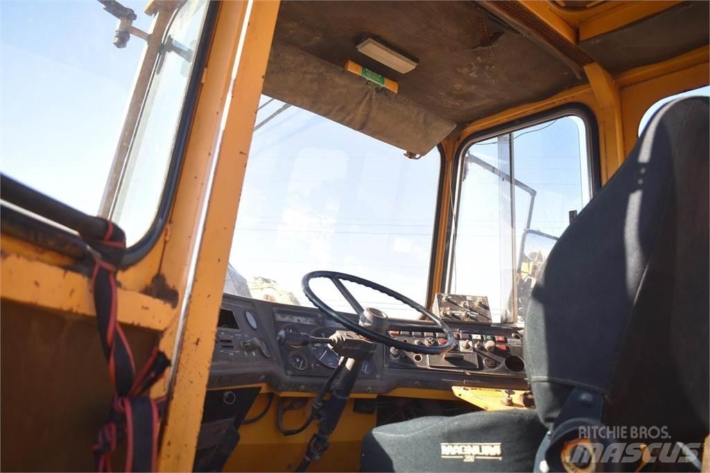Volvo A25 Kloubové dempry