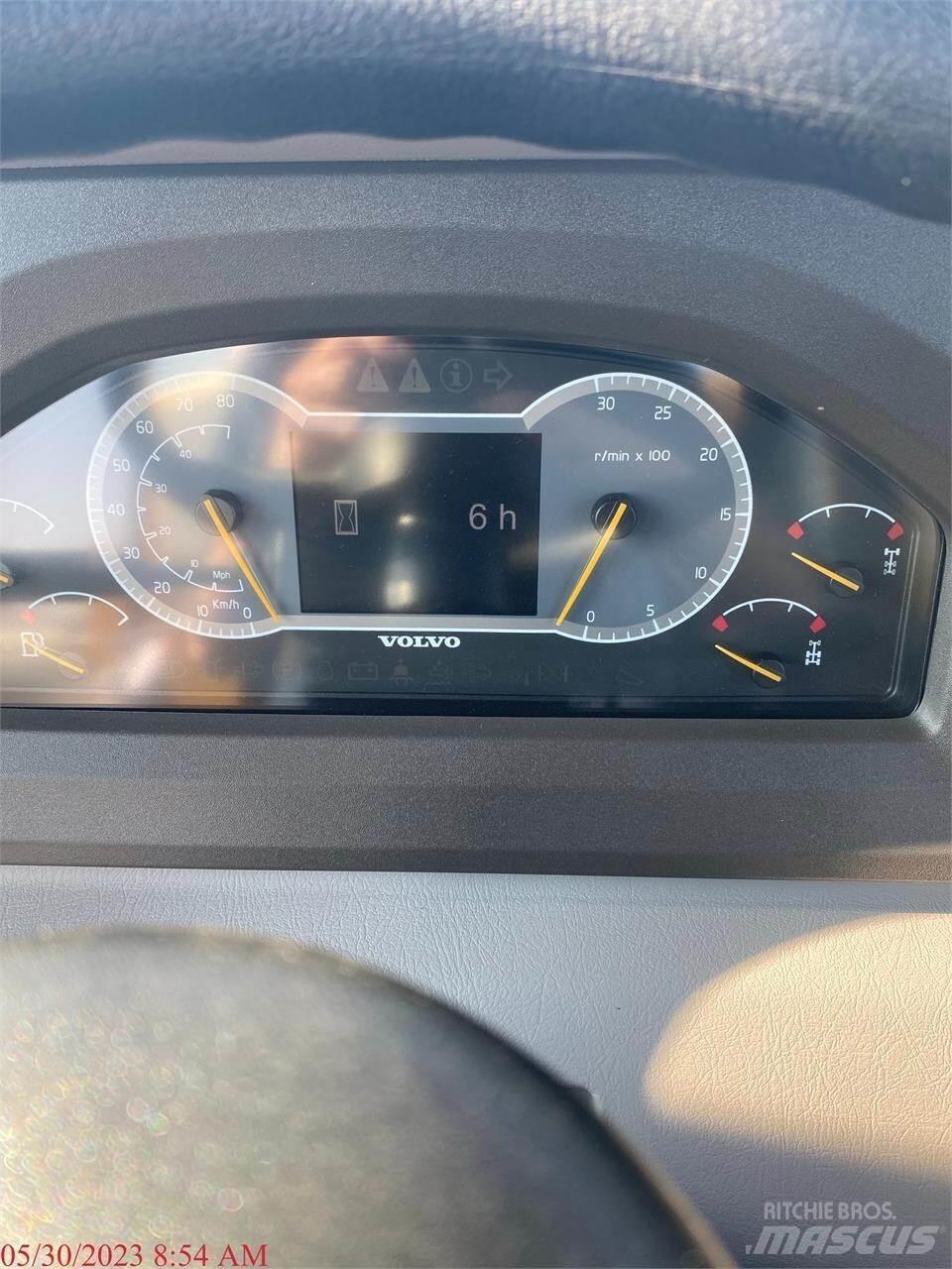 Volvo A25G Kloubové dempry