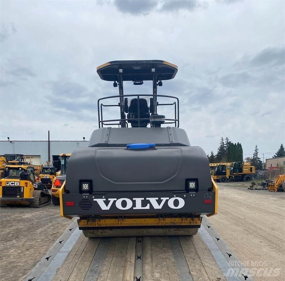 Volvo DD110C Tandemové válce
