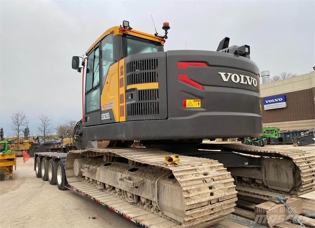 Volvo ECR235EL Pásová rýpadla