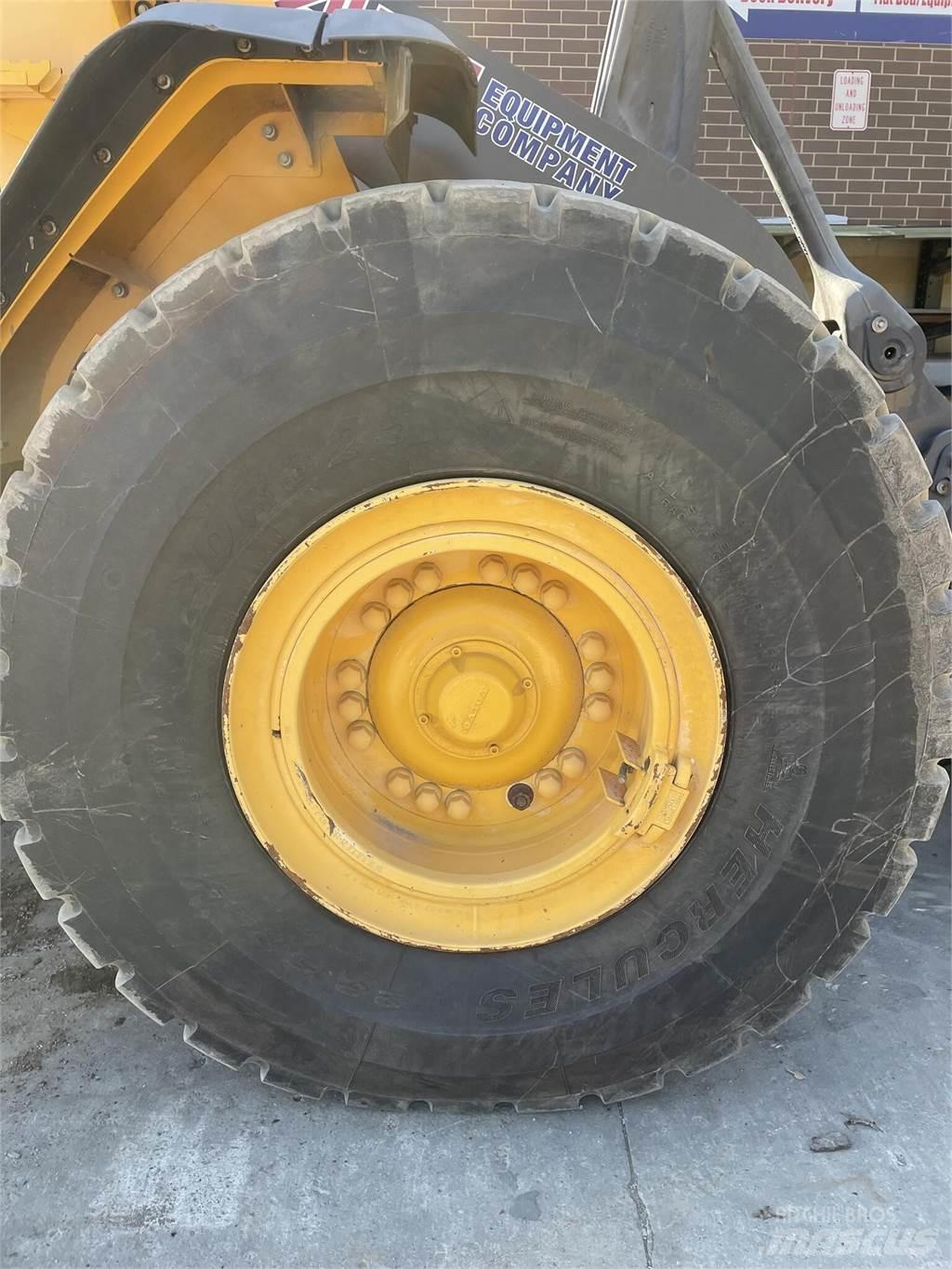 Volvo L110H Kolové nakladače