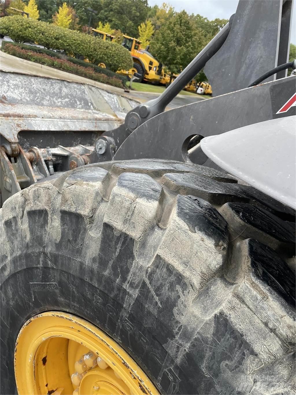 Volvo L70H Kolové nakladače