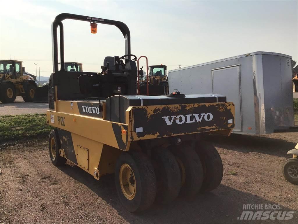 Volvo PT125C Pneumatikové válce