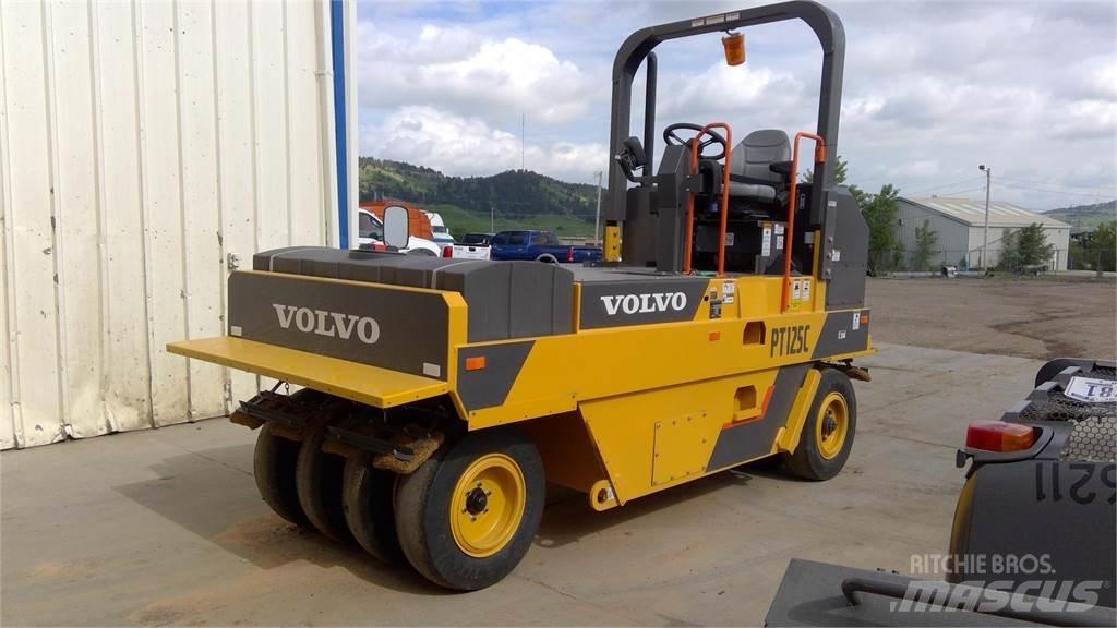 Volvo PT125C Pneumatikové válce