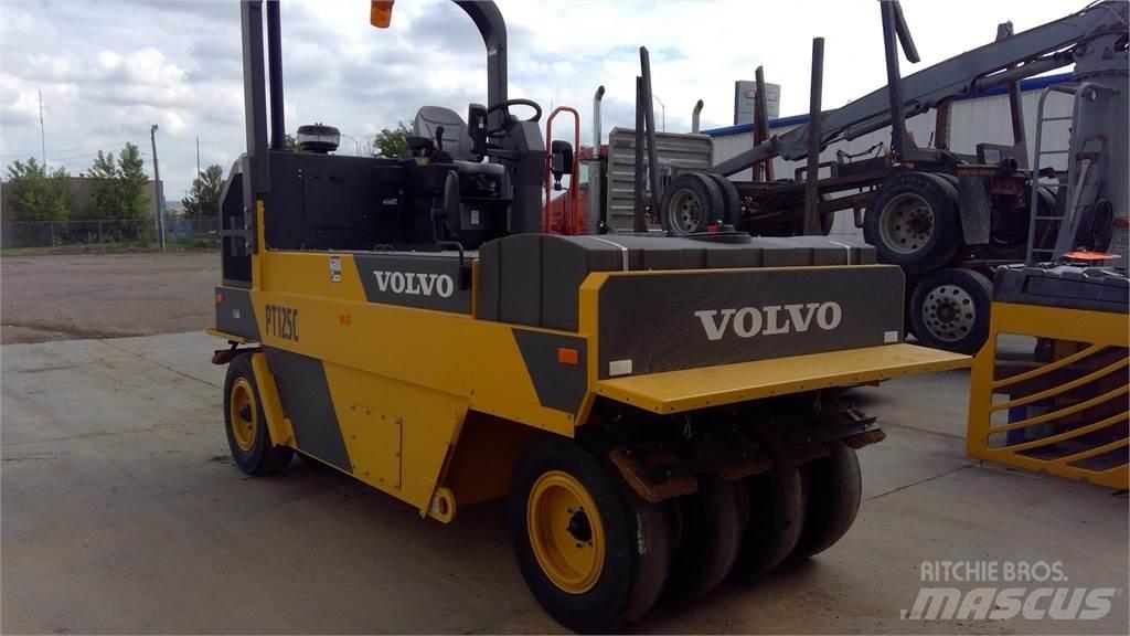 Volvo PT125C Pneumatikové válce