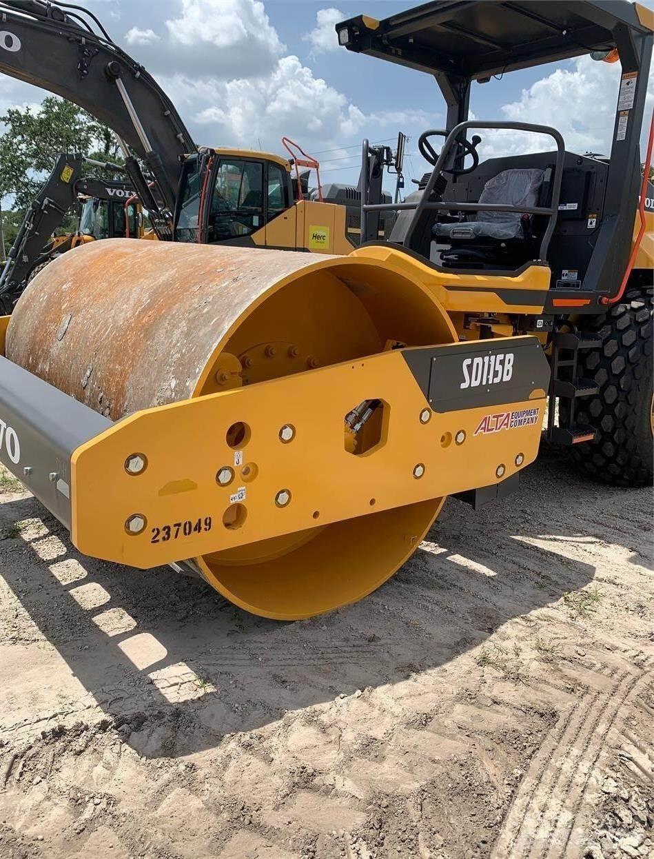 Volvo SD115B Tandemové válce