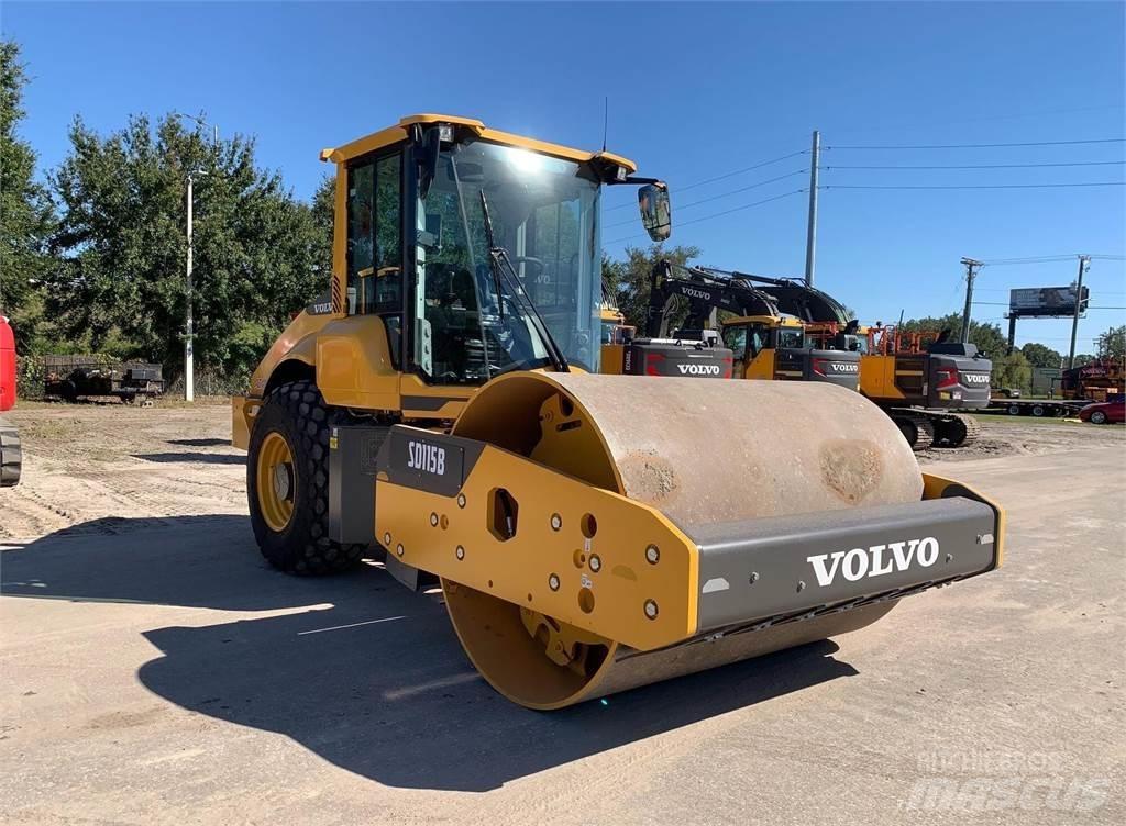 Volvo SD115B Tandemové válce