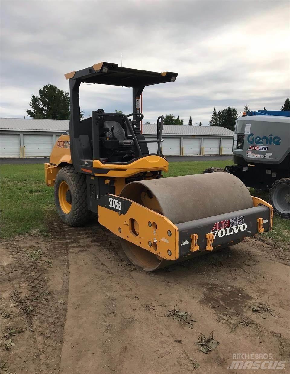 Volvo SD75B Tandemové válce