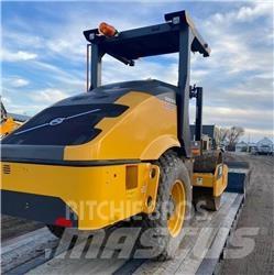 Volvo SD75B Tandemové válce
