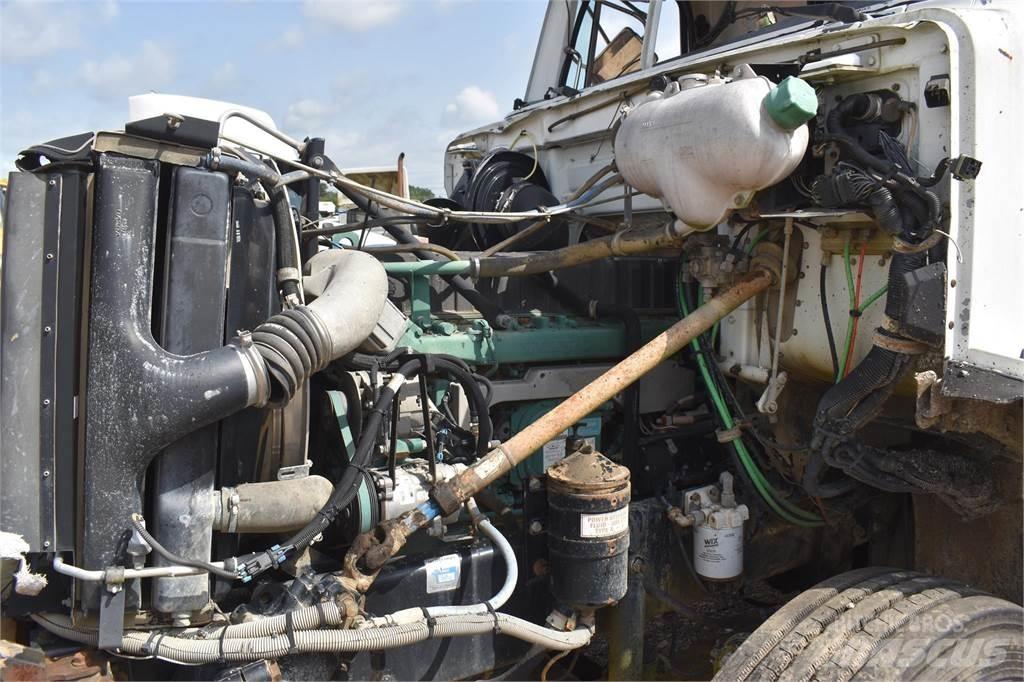 Volvo WG84B Sklápěče