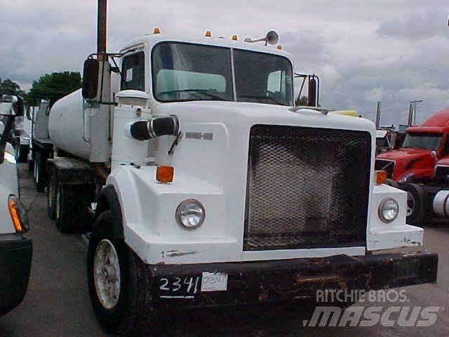 Western Star 6964F Cisternové vozy