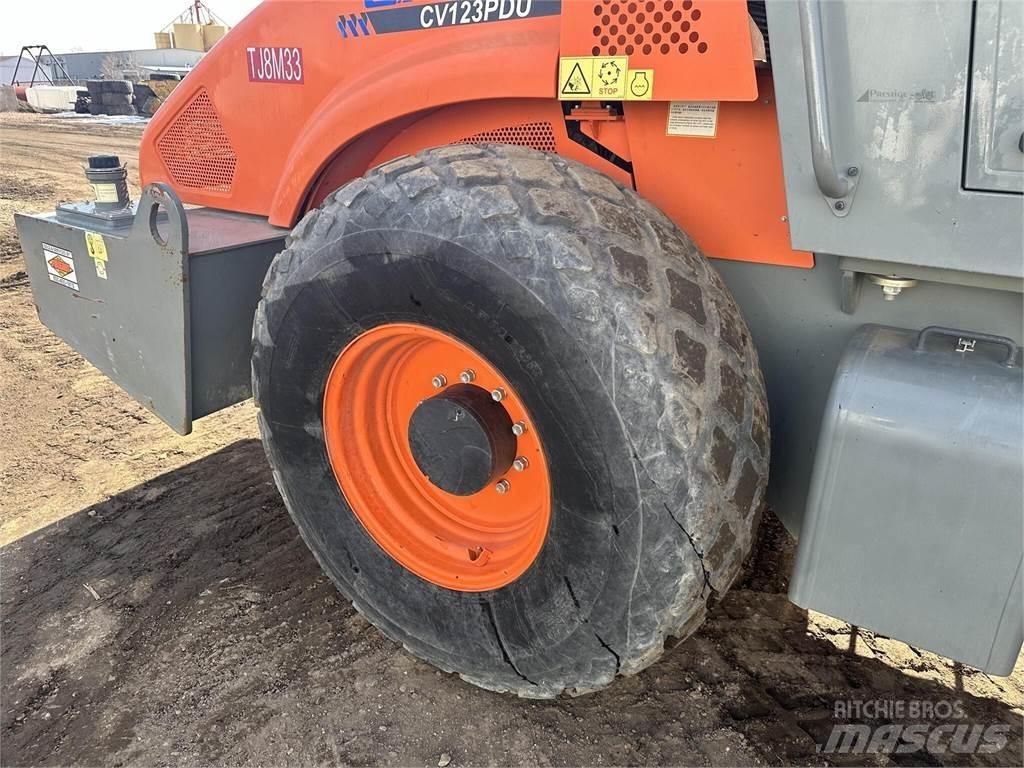 XCMG CV123PDU Tandemové válce