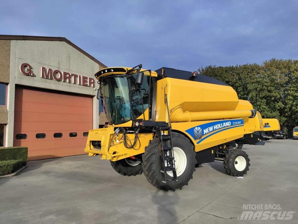 New Holland TC 5.90 Sklízecí mlátičky