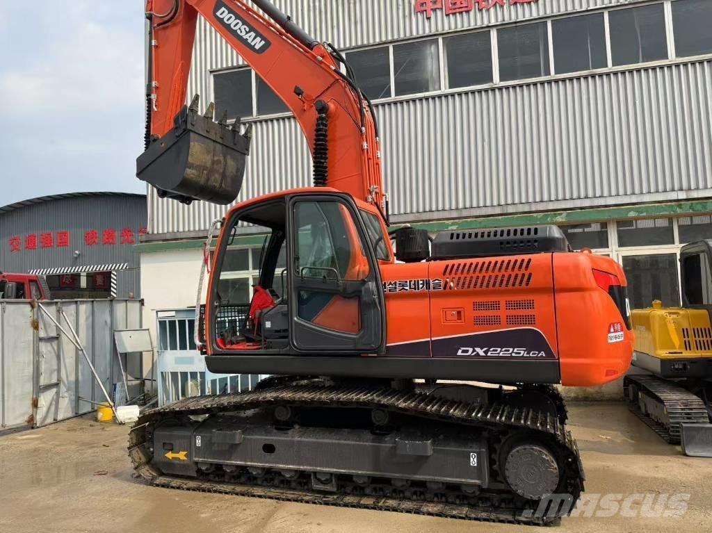 Doosan DX 225 LCA Pásová rýpadla