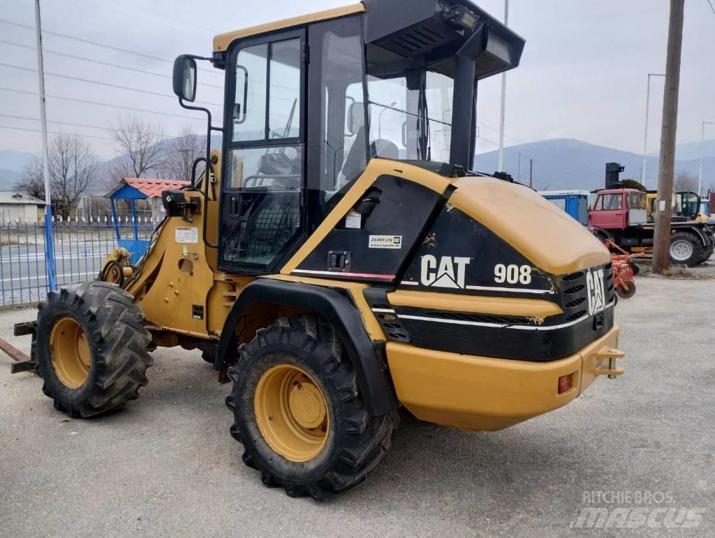 CAT 908 Kolové nakladače