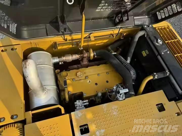 CAT CAT323D2L Pásová rýpadla