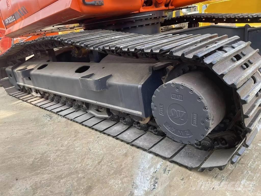 Doosan DX300LC Pásová rýpadla
