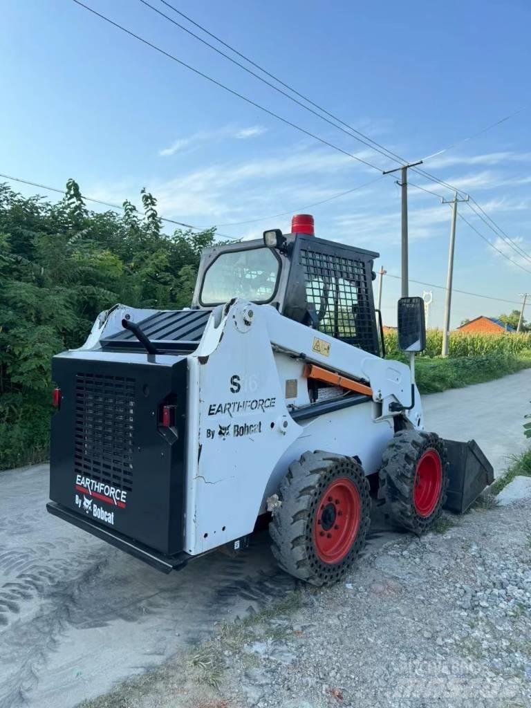 Bobcat S16 Smykem řízené nakladače