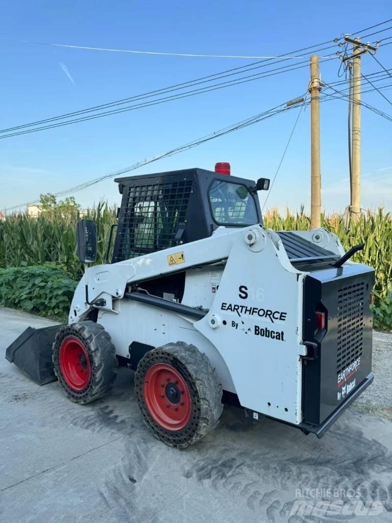 Bobcat S16 Smykem řízené nakladače