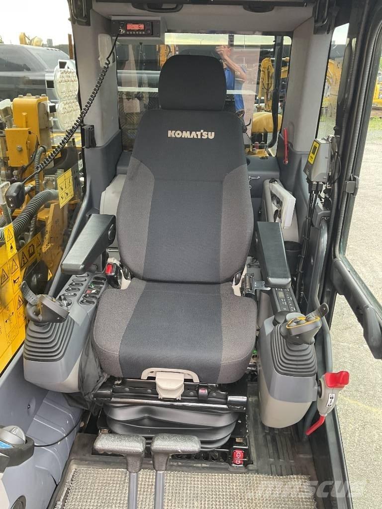 Komatsu PC240LC-11 Pásová rýpadla