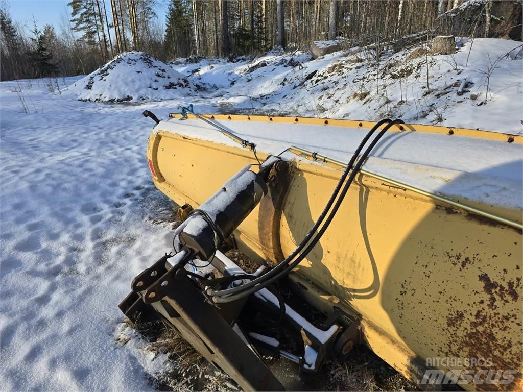 Rote 320 alueaura Sněžné pluhy, přední sněhové radlice