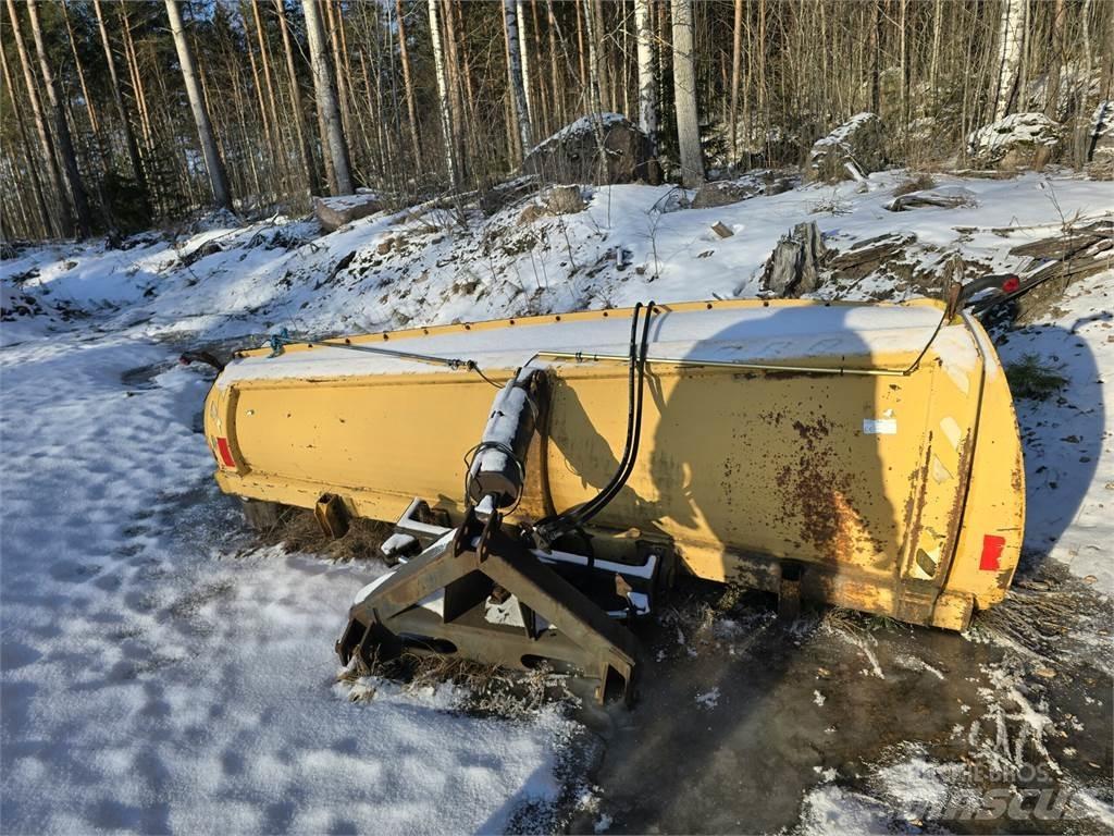 Rote 320 alueaura Sněžné pluhy, přední sněhové radlice