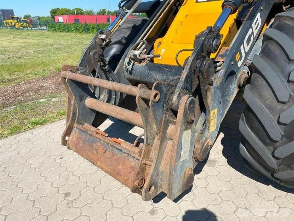 JCB 427 HT AGRI Kolové nakladače