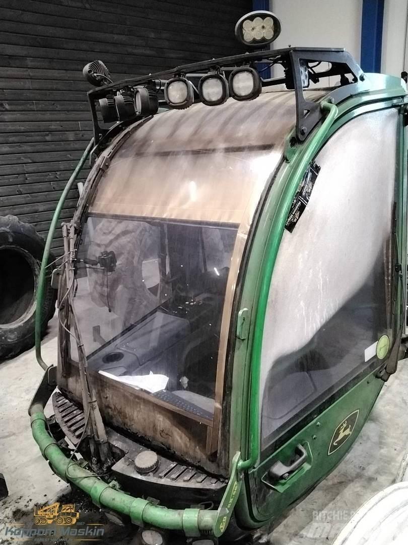 John Deere 1470g Kabiny a interiér