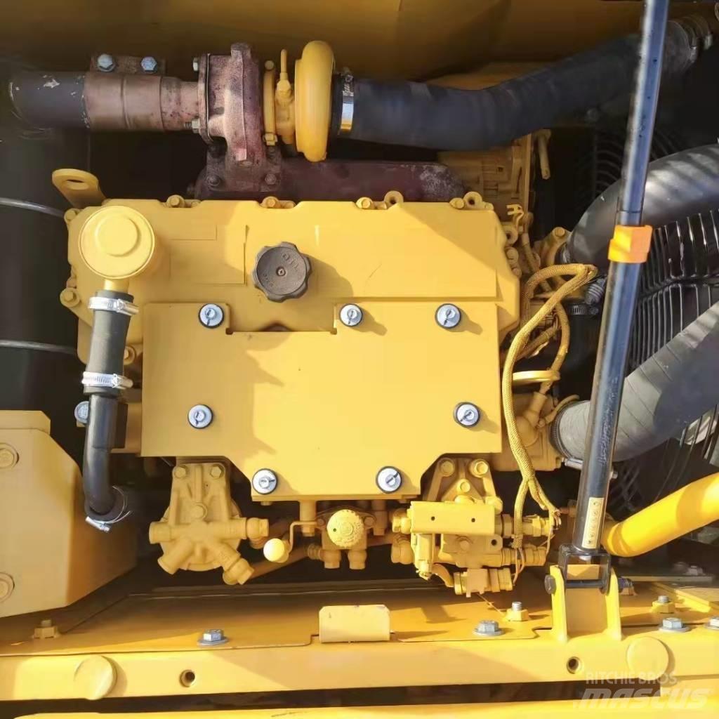 CAT 312 D Pásová rýpadla