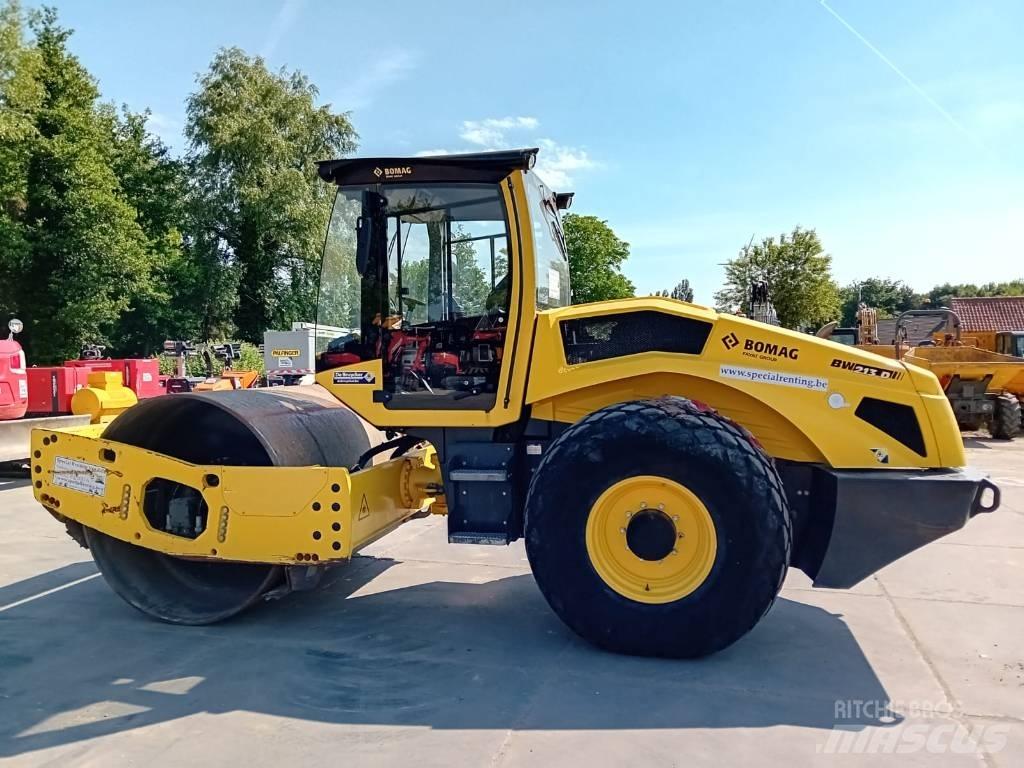 Bomag BW 213 D-5 Půdní kompaktory