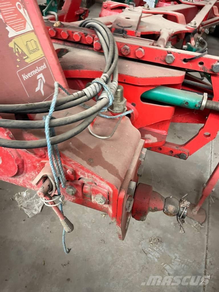 Kverneland EG 100 Oboustranné pluhy