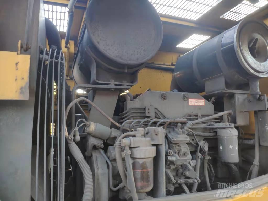 Komatsu WA 320-3 Kolové nakladače