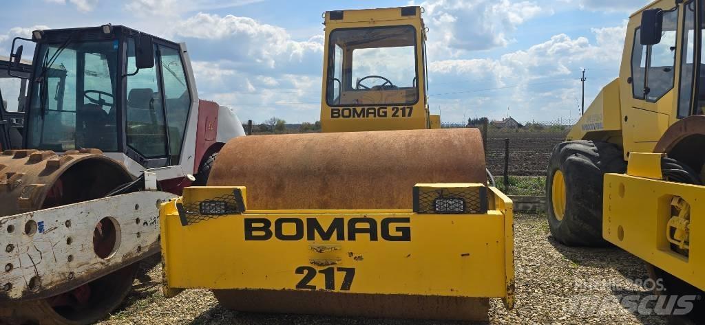 Bomag BW 217 D Tahačové válce