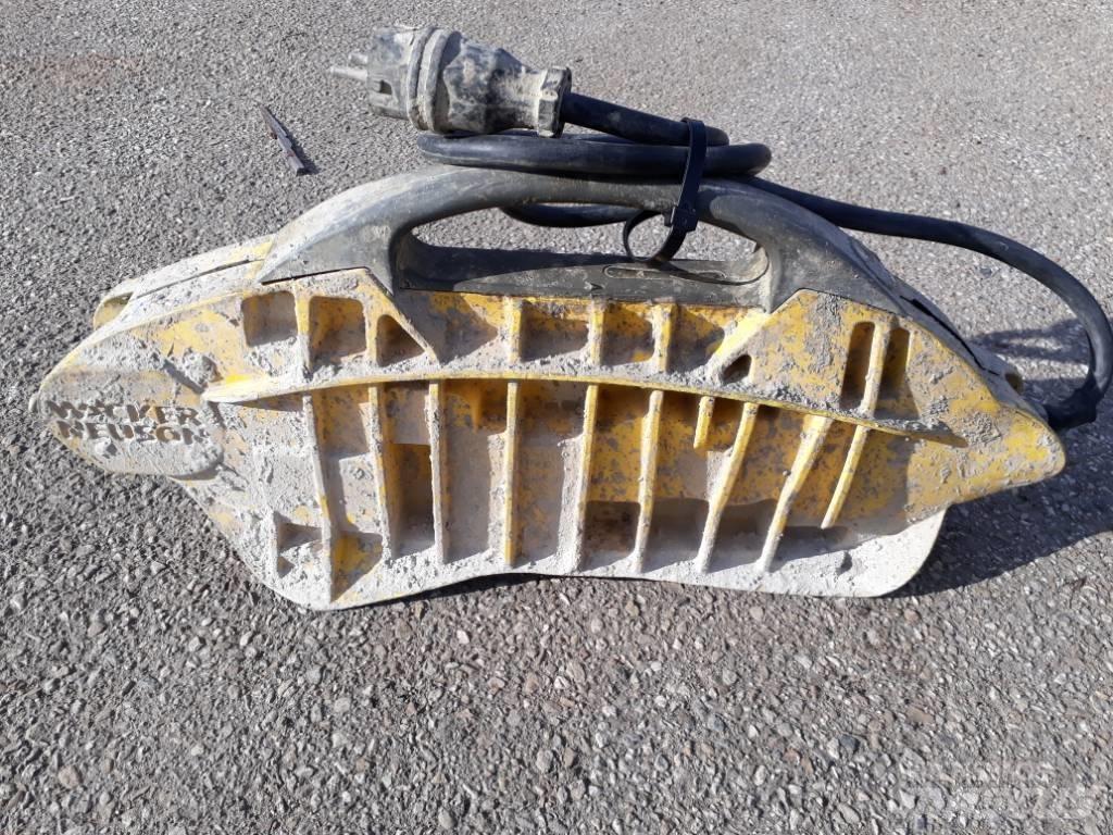 Wacker Neuson FUH20 Stroje na výrobu betonových prefabrikátů