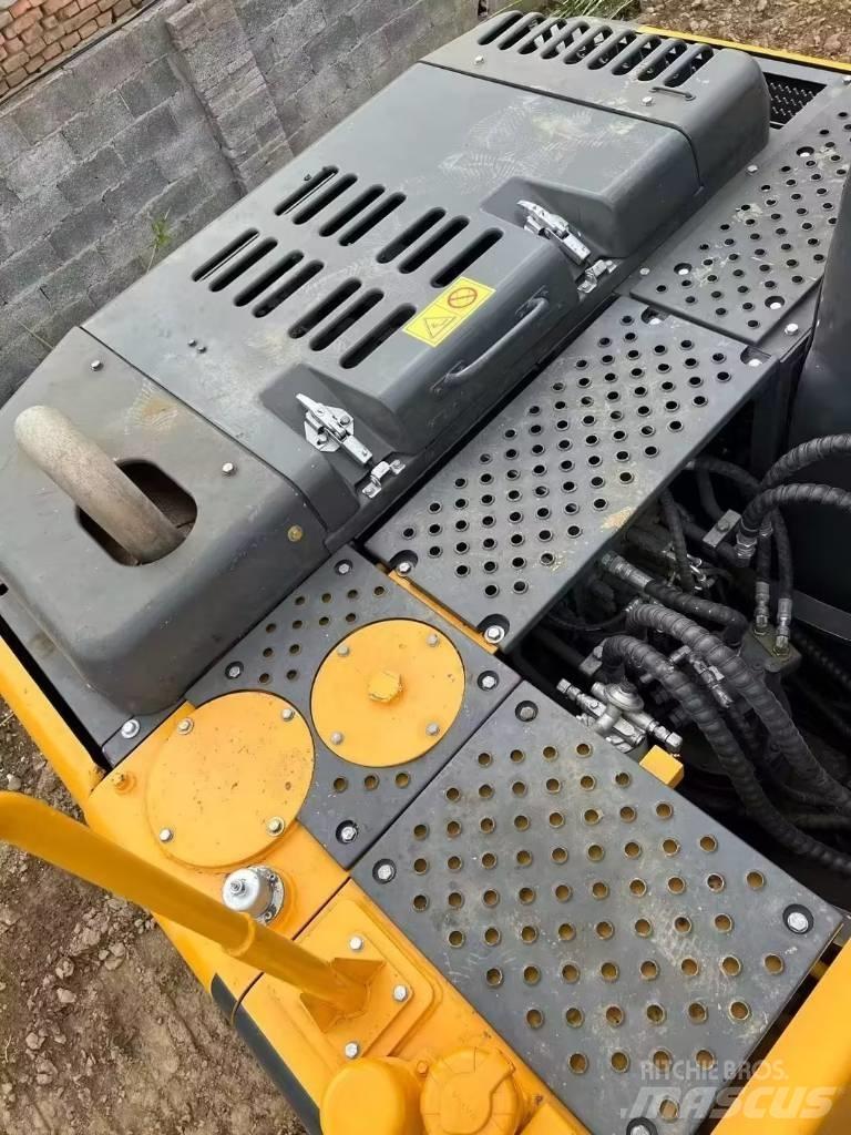 Volvo EC140 Pásová rýpadla