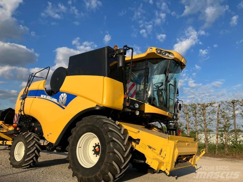New Holland CX 6090 Sklízecí mlátičky