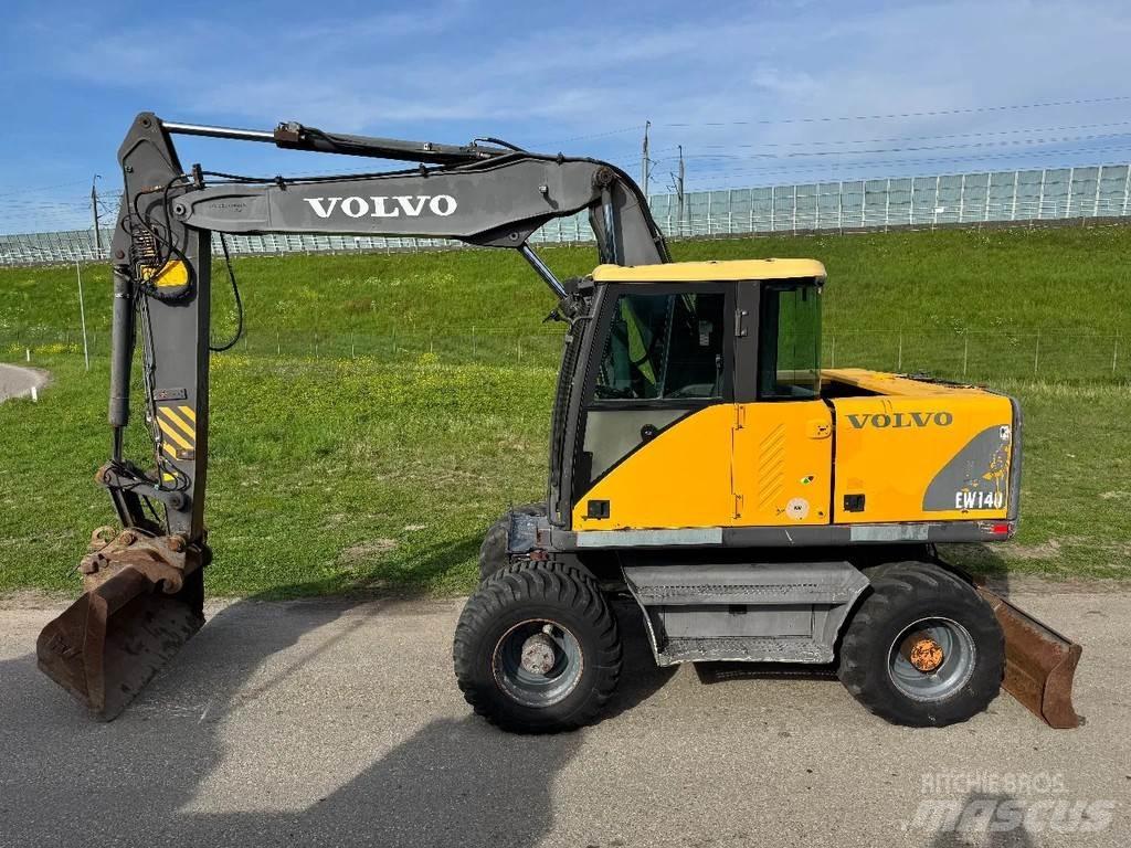 Volvo EW140 Kolová rýpadla