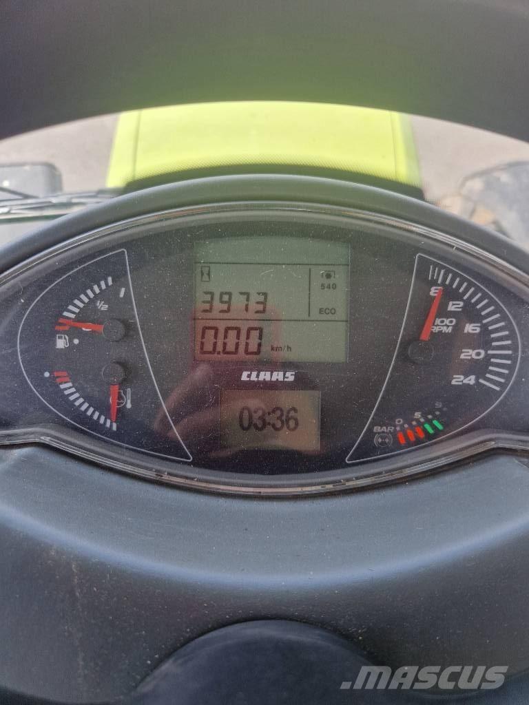 CLAAS Arion 640 CIS Traktory