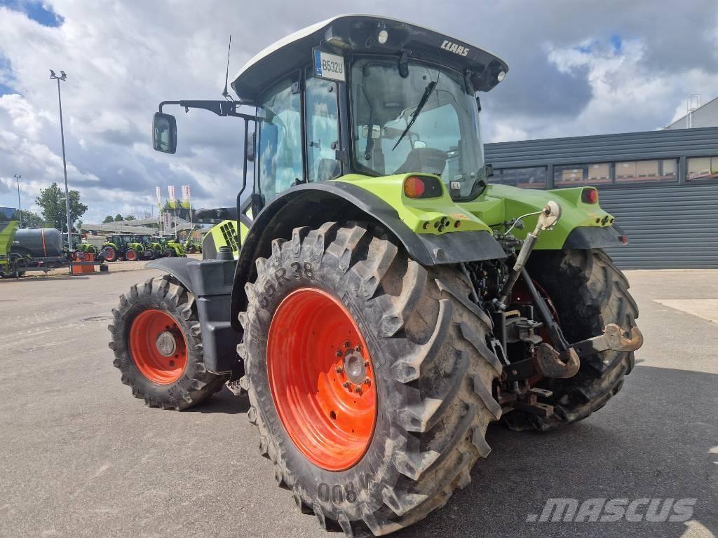 CLAAS Arion 640 CIS Traktory