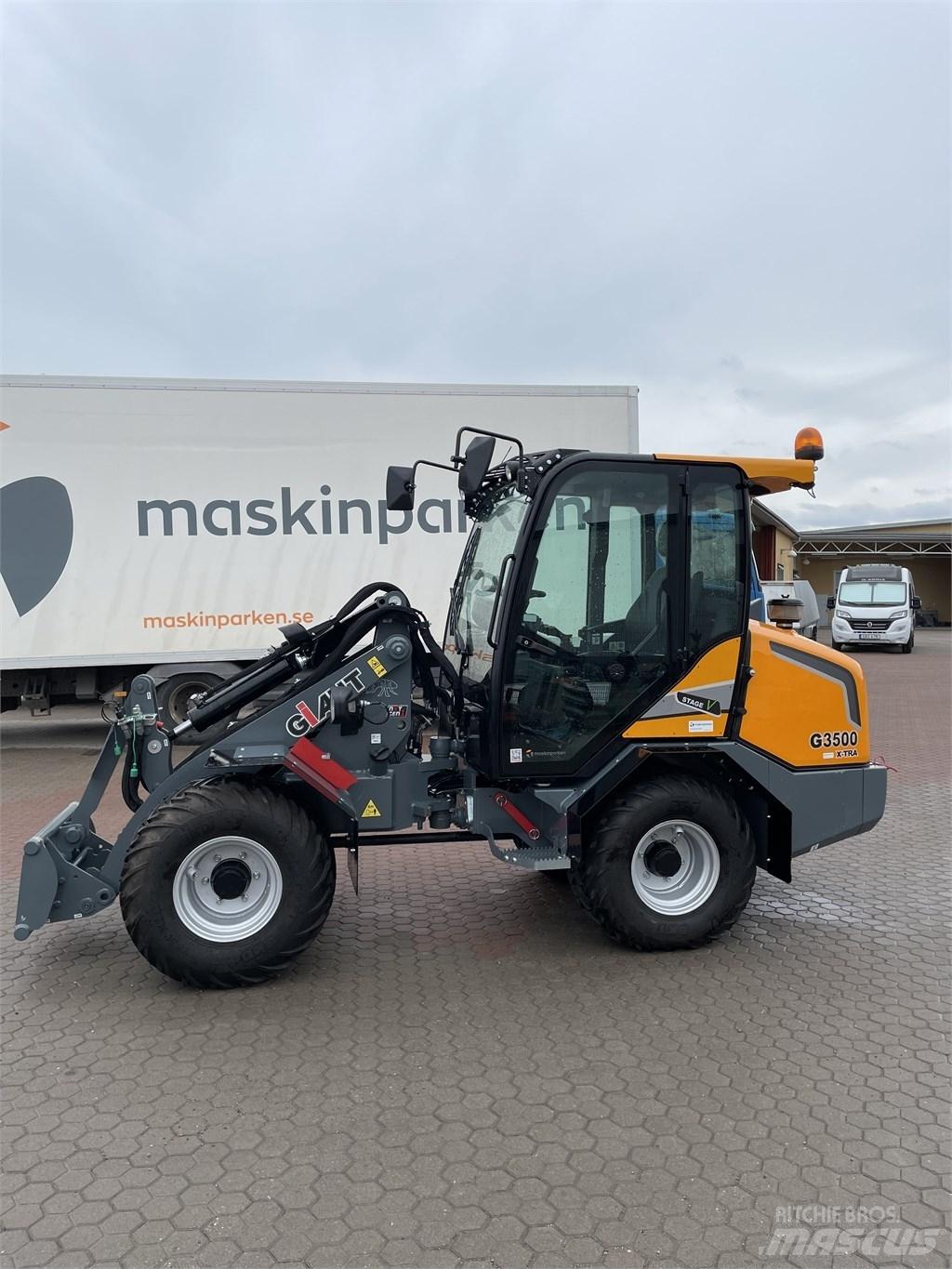 GiANT G3500 X-TRA Smykem řízené nakladače