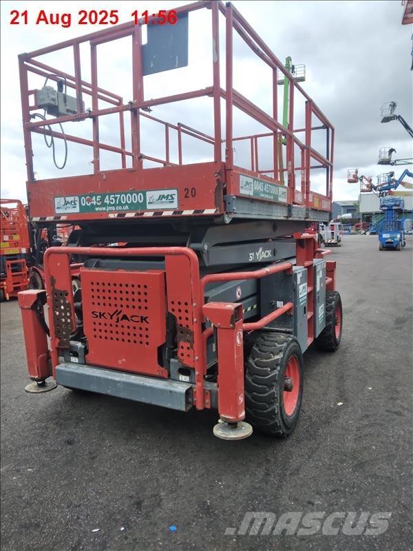 SkyJack SJ 8841 RT Nůžková zvedací plošina