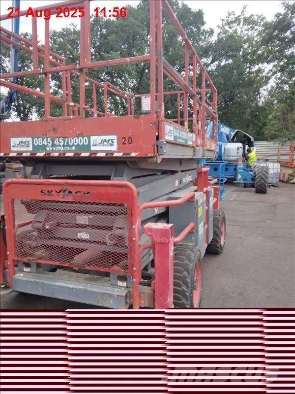 SkyJack SJ 8841 RT Nůžková zvedací plošina