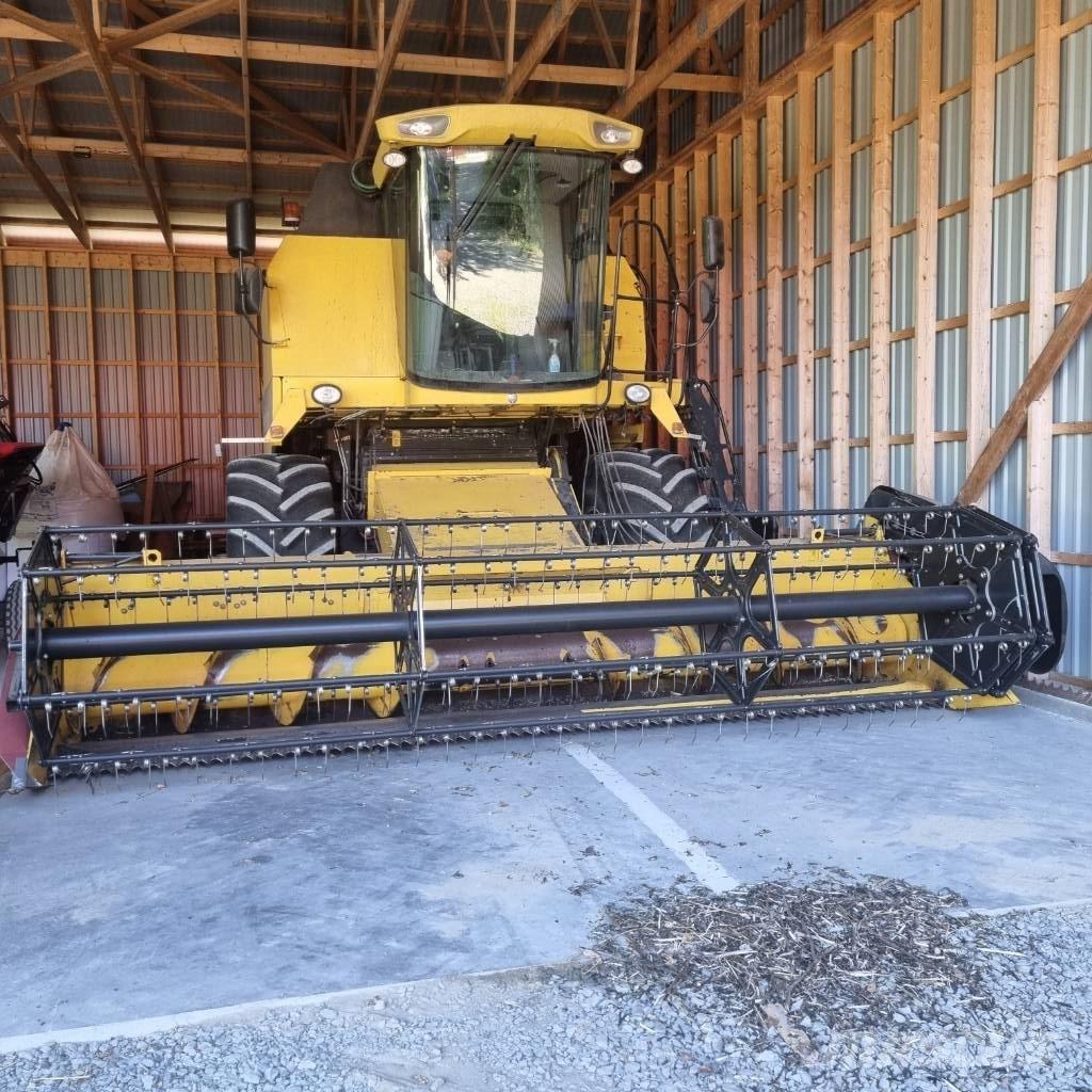New Holland TC 5070 Sklízecí mlátičky