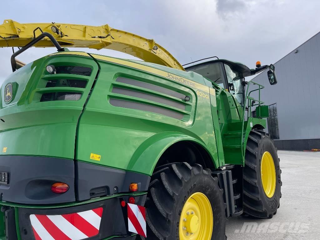 John Deere 8200 Sklízecí mlátičky
