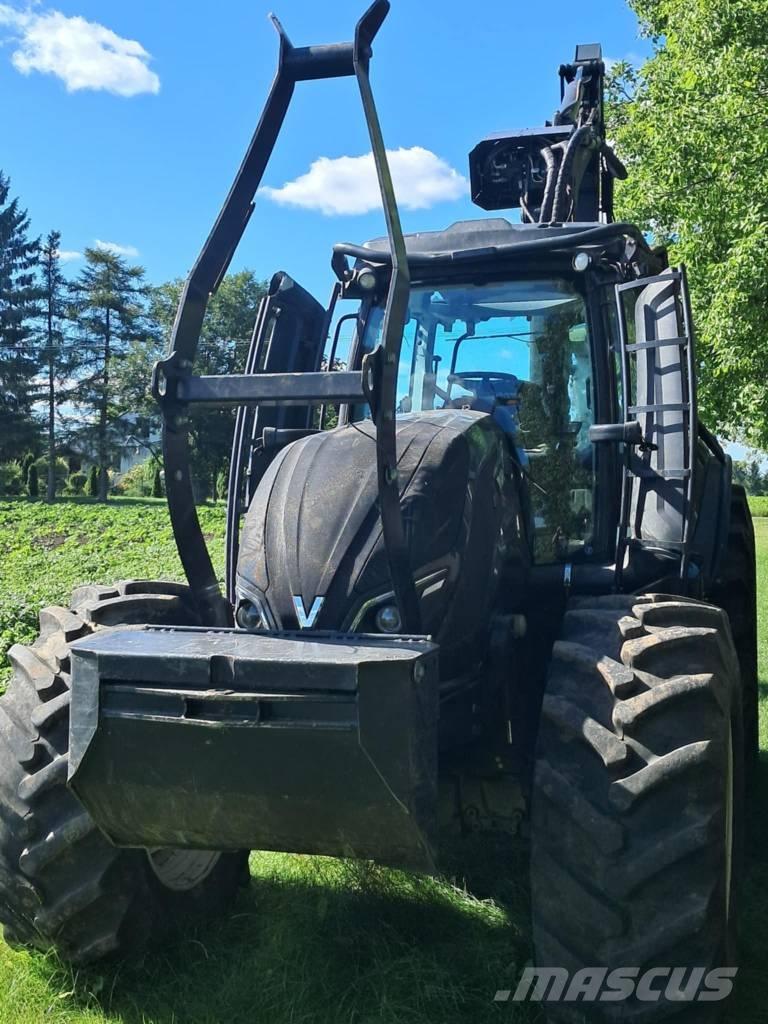 Valtra T 174 Lesní traktory
