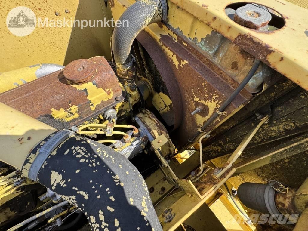 New Holland 1530 Sklízecí mlátičky